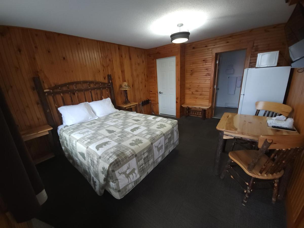 Outdoorsman Motel Wawa Zewnętrze zdjęcie